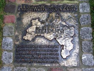 Bodenplatte Atomwaffenfreie Zone Freiburg